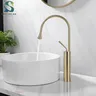 Nouveau Robinet de lavabo de salle de bains en or brossé – vue 1