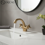 Robinet d&rsquo;eau chaude et froide pour les touristes, robinet de centre commercial, antique