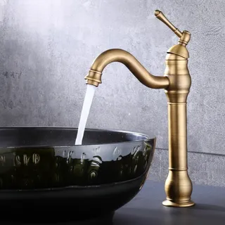 Robinet de lavabo doré à poignée unique