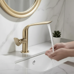 Bassin de meuble de salle de bain de luxe léger, plat rotatif chaud et froid, corps en laiton