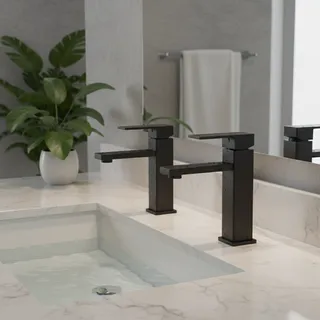 Robinet de lavabo d'évier monté sur le pont