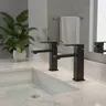 Robinet de lavabo d'évier monté sur le pont – vue 1