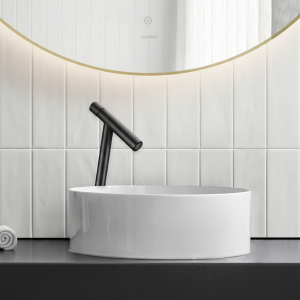 Robinet de ark à poignée unique monté sur le pont, robinet d’eau noir froid et chaud Robinet de ark à poignée unique monté sur le pont, robinet d’eau noir froid et chaud