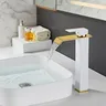 Mitigeur lavabo cascade doré blancmat…