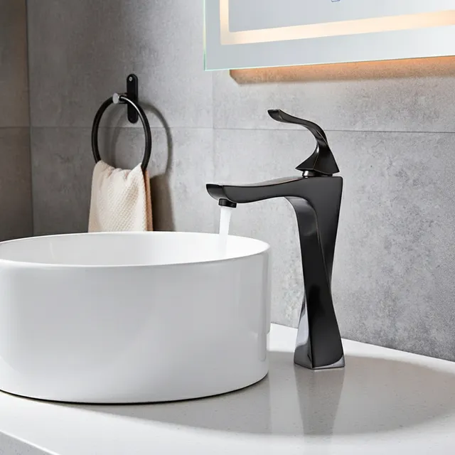 Robinet de lavabo de salle de bains noir et chromé