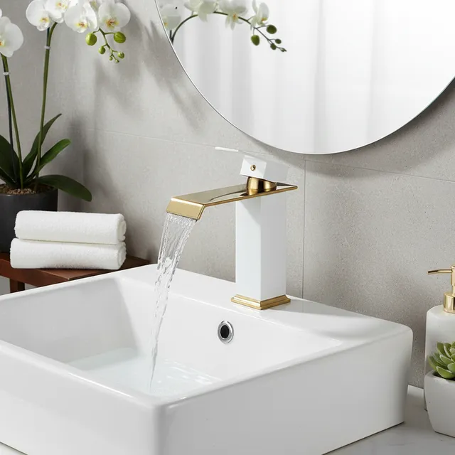 Robinet de lavabo chaud et froid