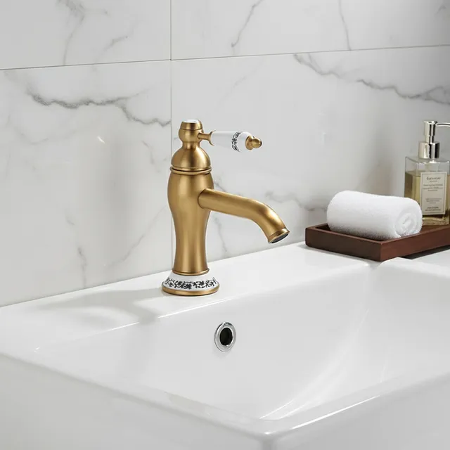 Robinets de lavabo de salle de bains rétro européens